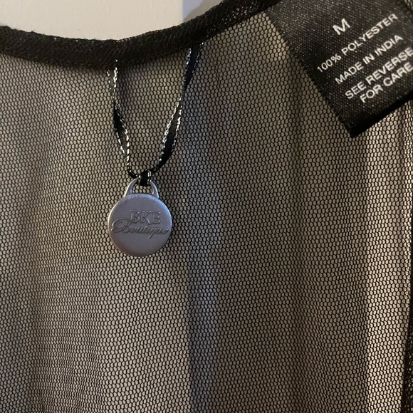 Elegant sequence blouse BKE. Woman size M. - Picture 3 of 3